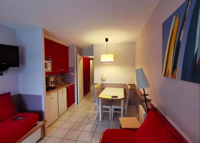 Great Condo Between Golf Course And Beach