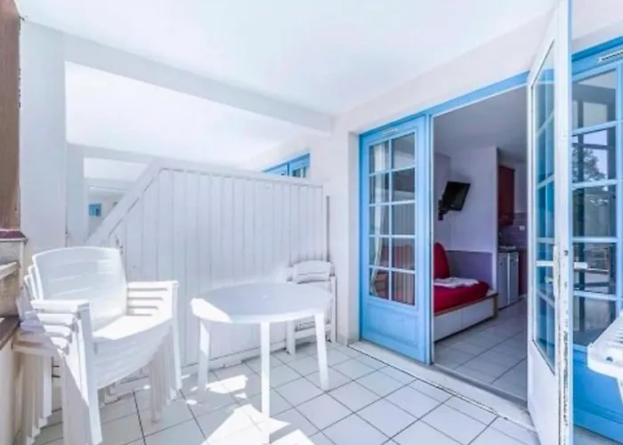 Great Condo Between Golf Course And Beach