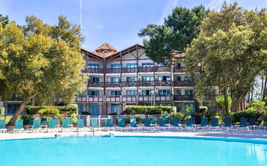 Great Between Golf Course And